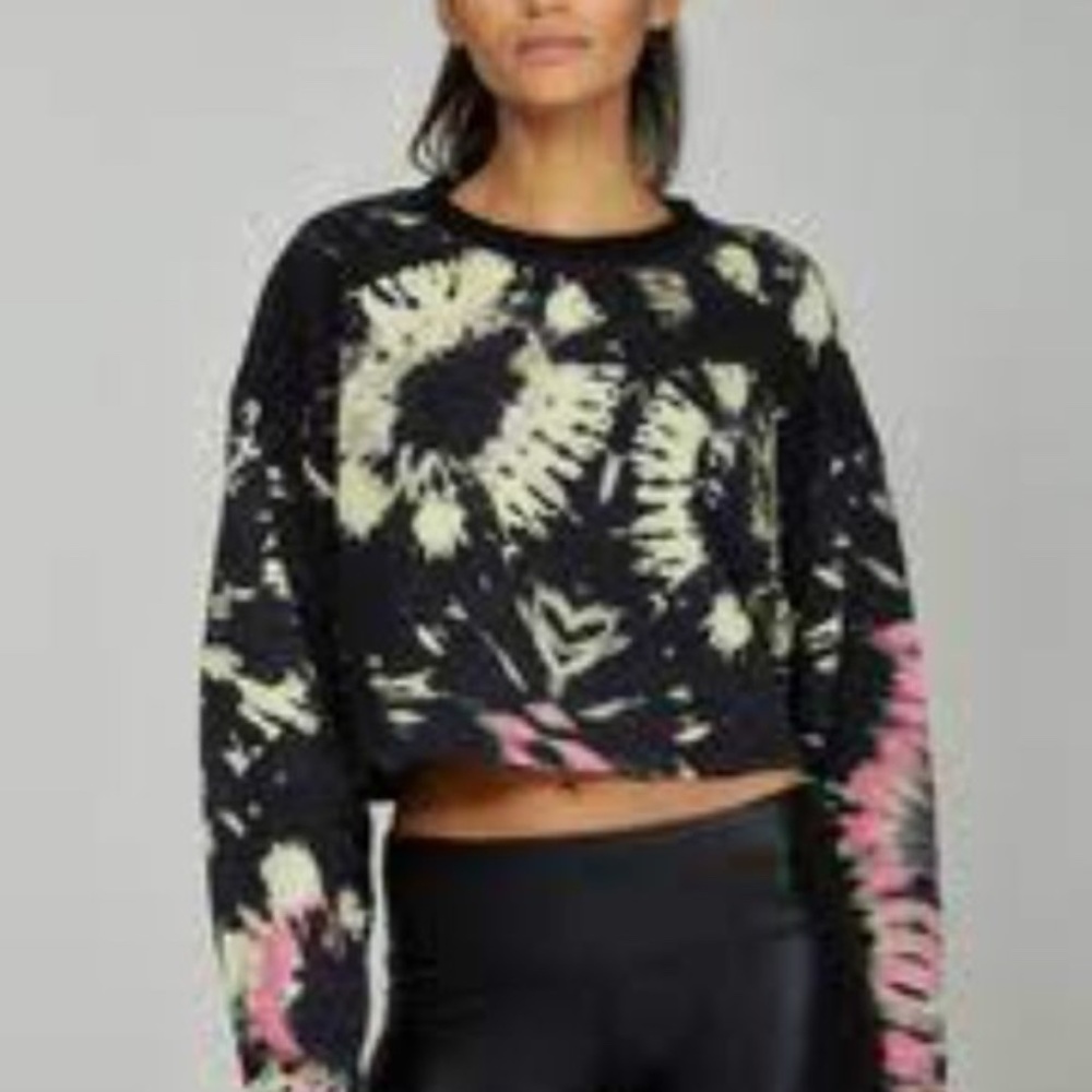 NWOT Noli Yoga cropped crewneck pink & black tie dye sweatshirt M